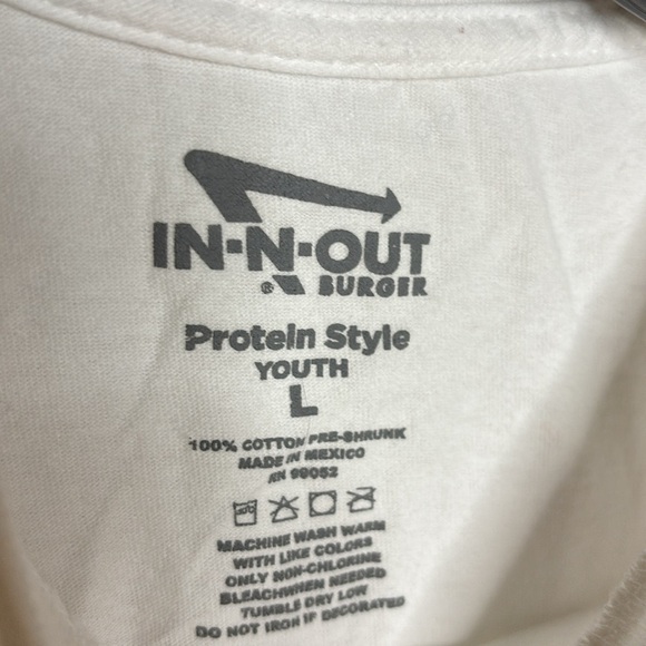 GC IN AND OUT BURGER T-SHIRT youth size large cotton white - Picture 4 of 5
